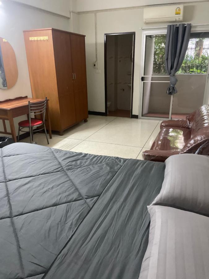 Ferienwohnung Viriyapon Bangkok Exterior foto